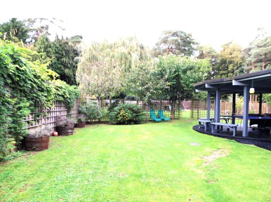 Hen & Stag Retreat Weekend Stay Sleeps 10 To 30 Thetford Exterior foto